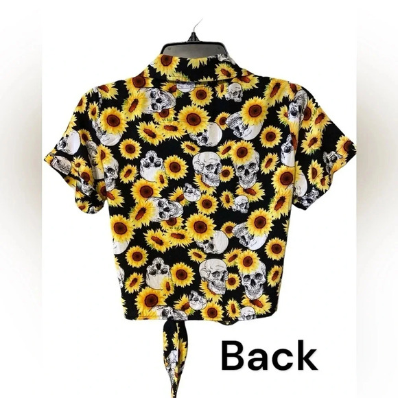 💀 Spencer’s button down shirt 💀 - Picture 3 of 5